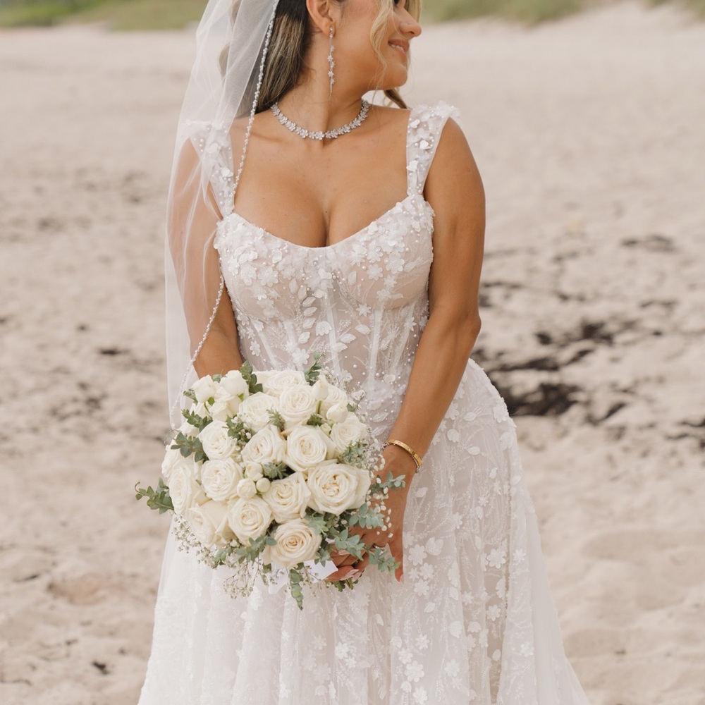 Martina Liana White Wedding Dress 1598